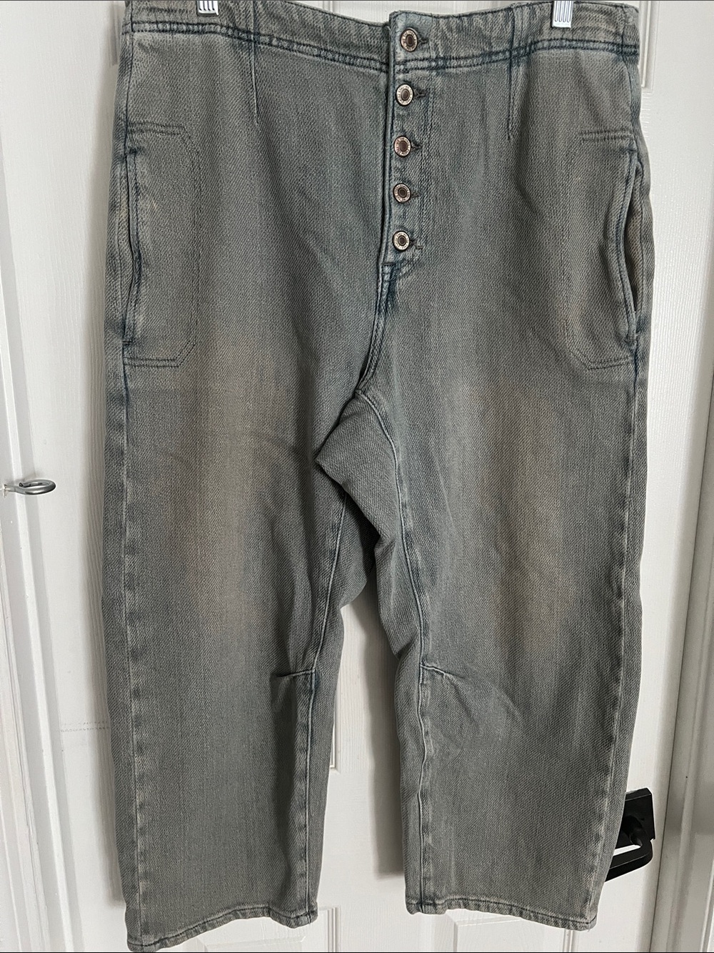 We The Free Osaka Women's Washed Gray Cropped Button-Fly Jeans